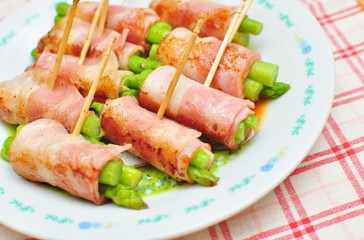 アスパラのベーコン巻き