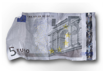 Banconota da 5 euro rovinata