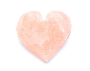 Fototapeta na wymiar w kształcie serca, sól himalajska