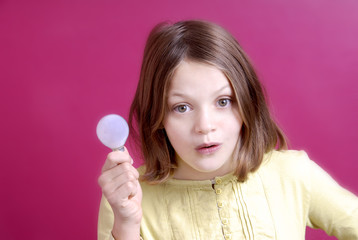 enfant ayant une id&eacute;e