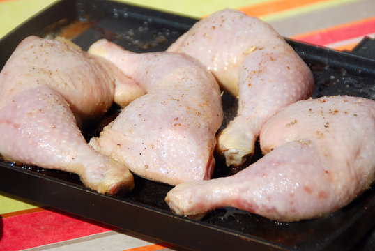 CUARTOS TRASEROS DE POLLO A LA PLANCHA, SALPIMENTADOS