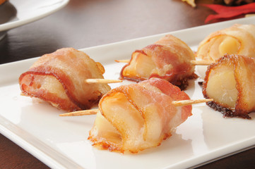 Scallops wrapped in bacon