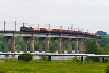 Naklejka premium Train on the bridge