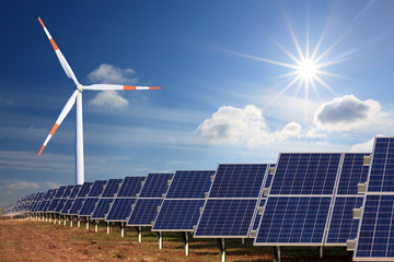 Windrad und Photovoltaik