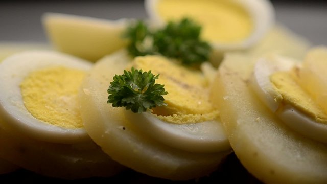 Eggs and potatoes Eieren en aardappelen