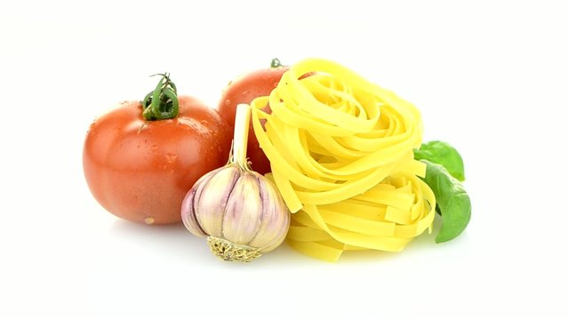 Cherry tomatoes, garlic and pasta