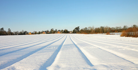 Fototapeta na wymiar Wiejskich Polski Pejzaż zimowy
