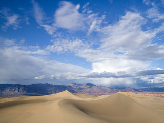 Fototapeta na wymiar sand and mountains