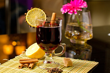 grog with cinnamon and lemon