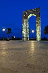 Numana, l'Arco di Torre al crepuscolo