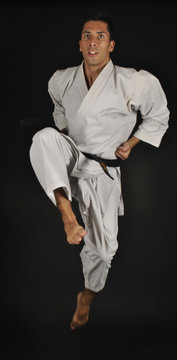 Salto en karate frontal. Javi