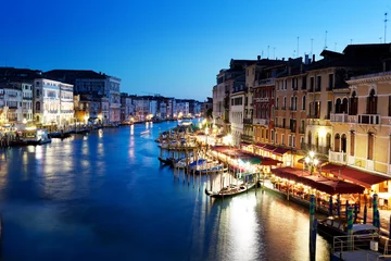 Grand Canal in Venedig, Italien bei Sonnenuntergang © Iakov Kalinin