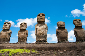 Moais en Ahu Tongariki, isla de Pascua (Chile)