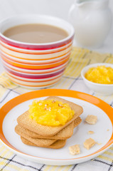 Biscuits with orange marmalade