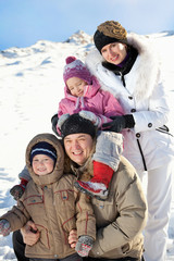 Fototapeta na wymiar Family in the winter