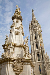 Fototapeta na wymiar Budapeszt - gotycka katedra św Mateusza i kolumna Trójcy