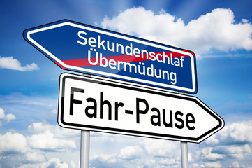 Wegweiser mit Sekundenschlaf und Fahrpause