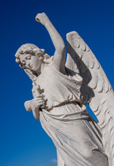 cimetière tombes sculptures