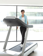girl treadmill - 46381477