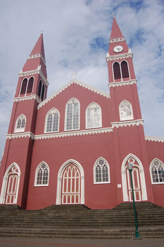 Iglesia met&aacute;lica