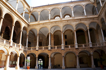Arcade in the court of the Palace of Normans in Palermo,Sicily - obrazy, fototapety, plakaty