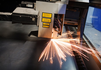 laser cutting CNC machine with metal sheet