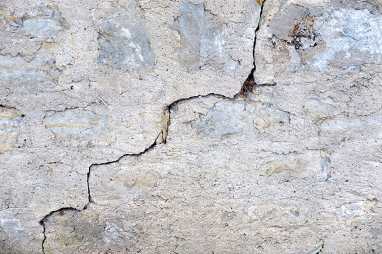 Sch&auml;den an Hauswand