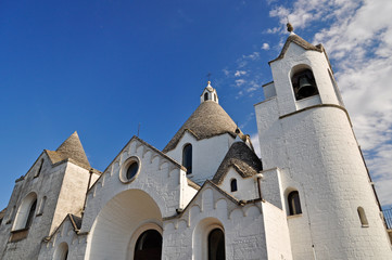 Fototapeta premium ALBEROBELLO, PUGLIA, ITALIA