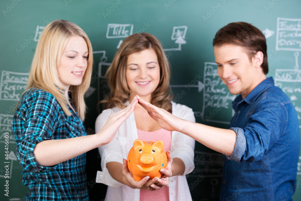 Poster drei studenten mit sparschwein