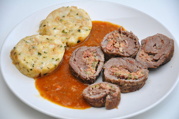 Rinderroulade mit Semmelknödel