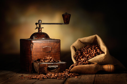 antico macinino da caff&egrave;