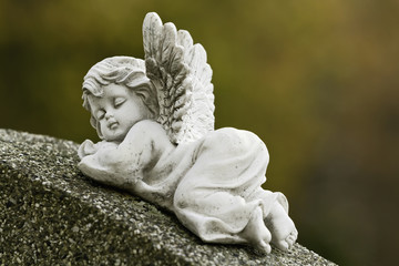 kleiner Friedhofsengel