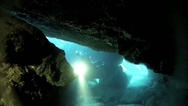 diving grotta caverna