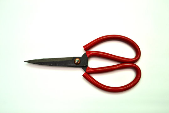 red cissors