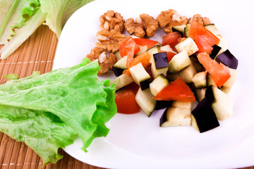 Sliced ??eggplant and tomato