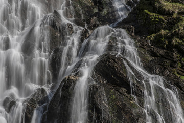 Fototapeta na wymiar Schleierwasserfall