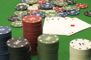 Tavolo da poker fiches e carte