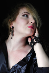 Obraz premium Beautiful girl blonde in black shirt