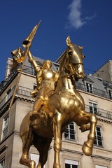 Fototapeta na wymiar Posąg Joanny d'Arc