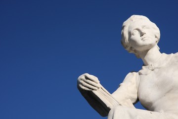 Fototapeta na wymiar Statua Parisienne