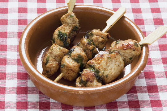 Tapas  Marinierte Fleischspiesse