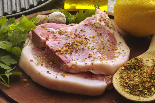 Pork with bone Carne de cerdo con hueso