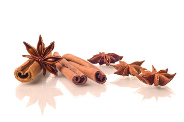Star anise and cinnamon beer ingredients