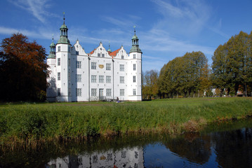 Schloss Ahrensburg, Herbstwetter, Schleswig-Holstein, Ahrensburg
