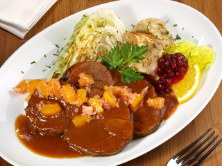 Rehbraten mit Aprikosen-Konfit