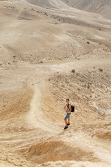 Fototapeta na wymiar wyjeżdża na miejscach piaszczystych