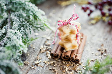 gestapelte weihnachtsplätzchen