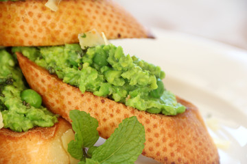 Green Pea Baguette