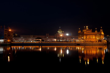Fototapeta na wymiar Golden Temple. Harmandir Sahib Gurdwara. Indie, Amritsar