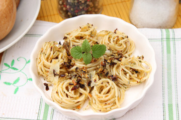 Nudeln mit Pesto